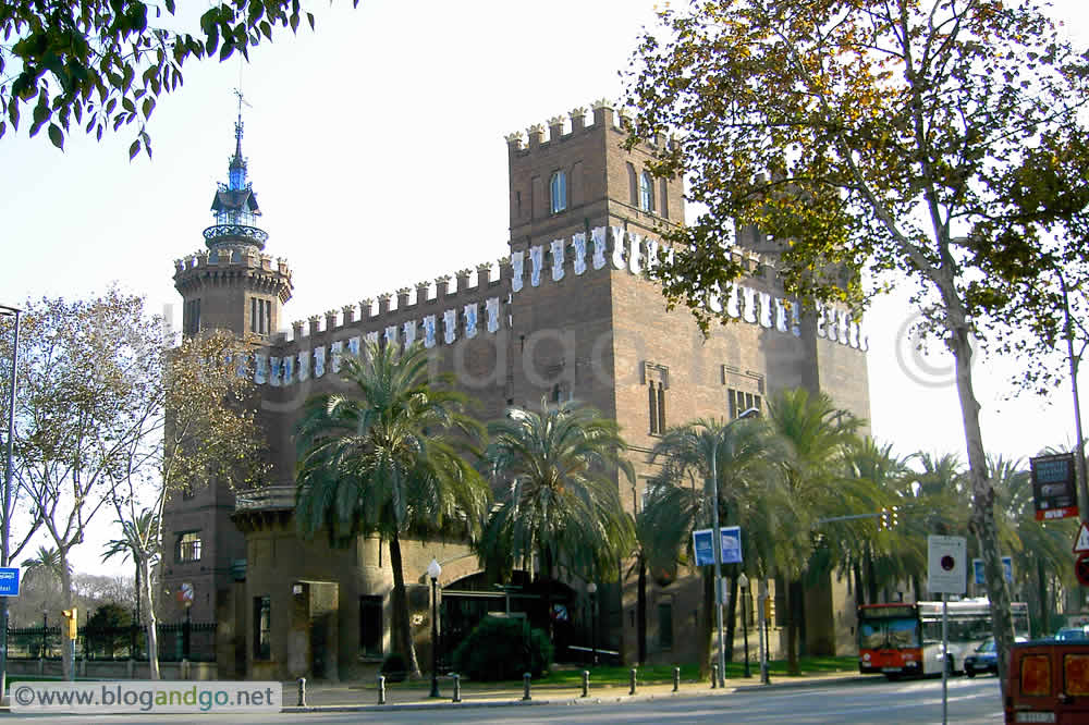 Castell dels tres dragons